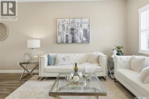 1216 Pringle Way, Saskatoon, SK - Indoor Photo Showing Living Room