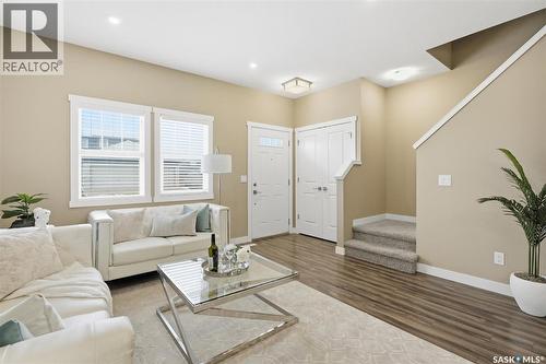 1216 Pringle Way, Saskatoon, SK - Indoor Photo Showing Living Room