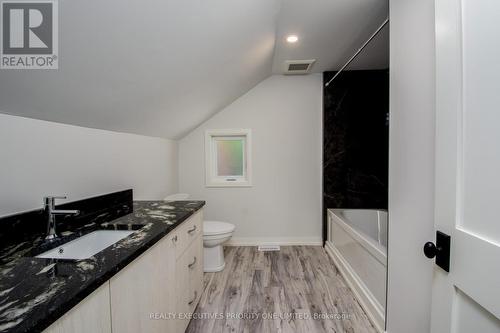 152 Main Street W, Shelburne, ON - Indoor Photo Showing Bathroom