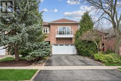 163 ROMAIN CRESCENT Oakville, ON L6H 5A7