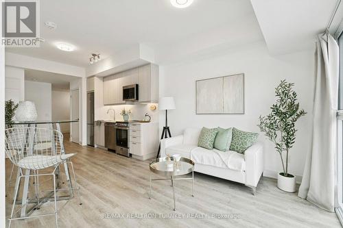 018 - 185 DEERFIELD ROAD  Newmarket, ON L3Y 0G7