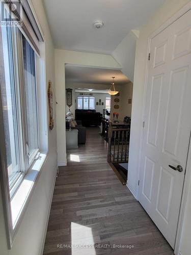 725 Kennedy Circle W, Milton, ON -  With Exterior