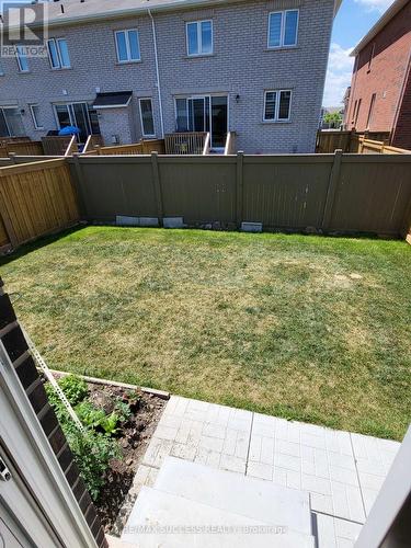 725 Kennedy Circle W, Milton, ON - Outdoor