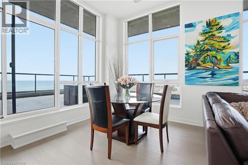 550 North Service Road Unit# 1504, Grimsby, ON - Indoor Photo Showing Dining Room
