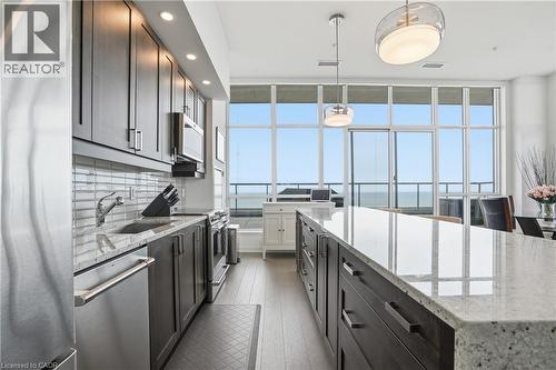 550 North Service Road Unit# 1504, Grimsby, ON - Indoor Photo Showing Kitchen With Upgraded Kitchen