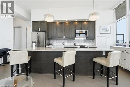 550 North Service Road Unit# 1504, Grimsby, ON - Indoor Photo Showing Kitchen With Upgraded Kitchen