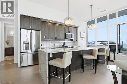550 North Service Road Unit# 1504, Grimsby, ON - Indoor Photo Showing Kitchen With Upgraded Kitchen