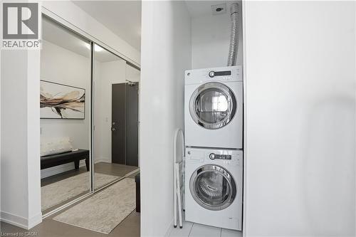 550 North Service Road Unit# 1504, Grimsby, ON - Indoor Photo Showing Laundry Room