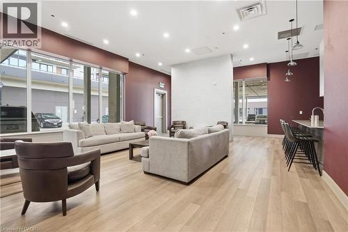 550 North Service Road Unit# 1504, Grimsby, ON - Indoor Photo Showing Living Room