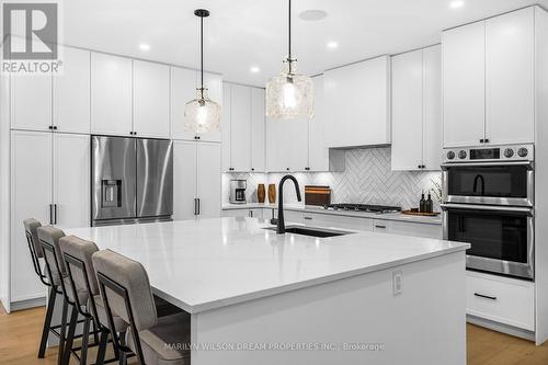 123 Mason Terrace, Ottawa, ON - Indoor Photo Showing Kitchen With Upgraded Kitchen