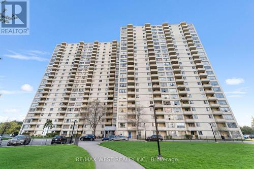 114 - 340 DIXON ROAD  Toronto, ON M9R 1T1