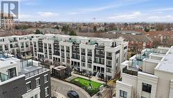 227 - 652 CRICKLEWOOD DRIVE  Mississauga, ON L5G 0B7