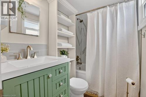 4pc Bath - 54 Deerwood Crescent, Kitchener, ON - Indoor Photo Showing Bathroom