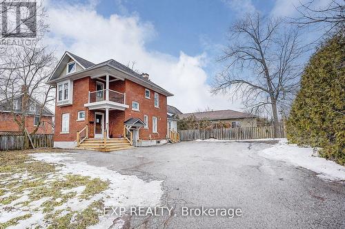 12 VINCENT STREET  Newmarket, ON L3Y 4G2