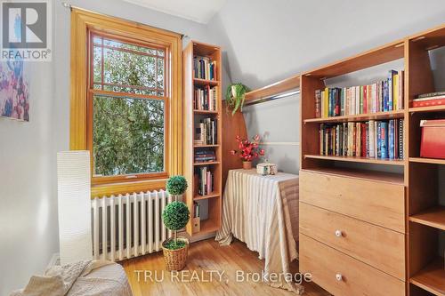 3rd bedroom / office/ den / dressing room - 49 Newton Street, Ottawa, ON - Indoor