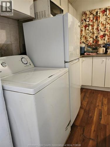 354 Bruce, Windsor, ON - Indoor Photo Showing Laundry Room