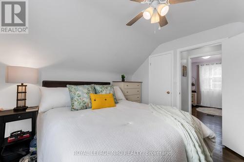 475 East 38Th Street, Hamilton, ON - Indoor Photo Showing Bedroom