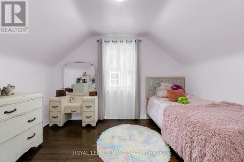 475 East 38Th Street, Hamilton, ON - Indoor Photo Showing Bedroom