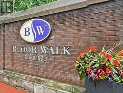 812 - 100 HAYDEN STREET Toronto, ON M4Y 3C7