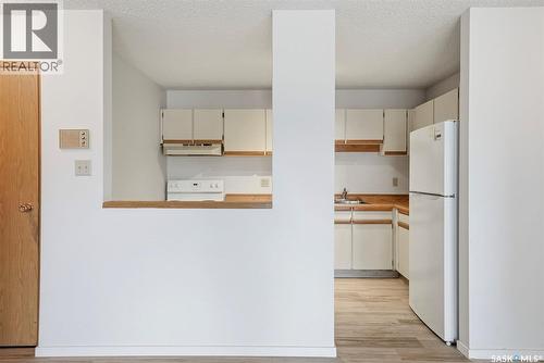 102 385 Kingsmere Boulevard, Saskatoon, SK - Indoor Photo Showing Kitchen