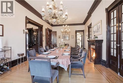 26 Ravenscliffe Avenue, Hamilton, ON - Indoor Photo Showing Dining Room