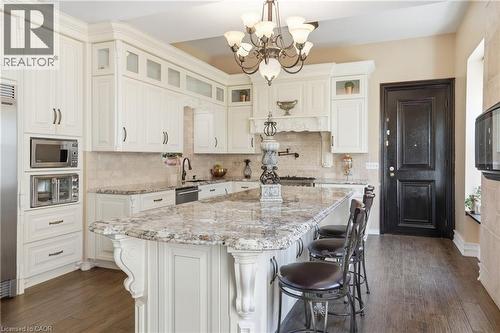 26 Ravenscliffe Avenue, Hamilton, ON - Indoor Photo Showing Kitchen With Upgraded Kitchen