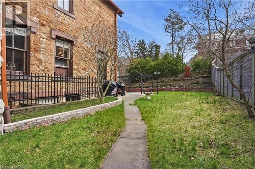 26 Ravenscliffe Avenue, Hamilton, ON - Outdoor