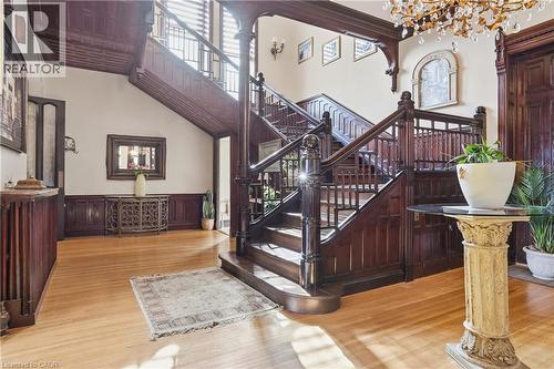 26 Ravenscliffe Avenue, Hamilton, ON - Indoor Photo Showing Other Room