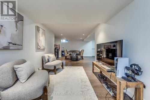 3311 Springvale Court, Burlington, ON - Indoor