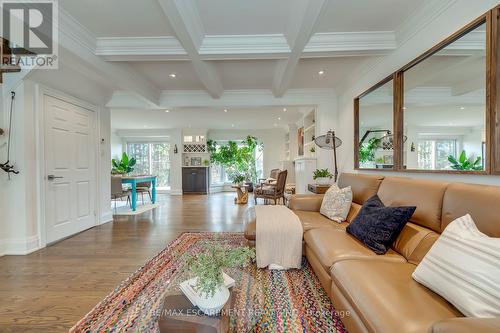 3311 Springvale Court, Burlington, ON - Indoor Photo Showing Living Room