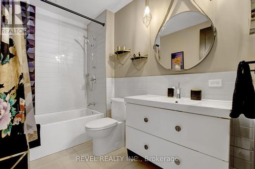 Main Level Main 4Pc Bathroom - 90 Powell Avenue, Ottawa, ON - Indoor Photo Showing Bathroom