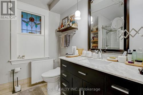 Unit #2 4Pc Main Bathroom - 90 Powell Avenue, Ottawa, ON - Indoor Photo Showing Bathroom