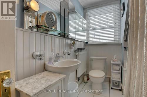 Unit #3 4Pc Bathroom - 90 Powell Avenue, Ottawa, ON - Indoor Photo Showing Bathroom