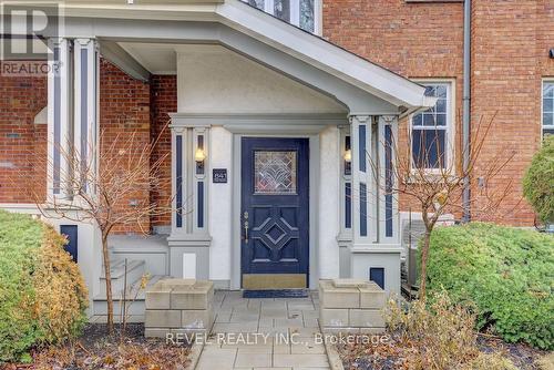 641 Lyon Entrance, Units 2&3 - 90 Powell Avenue, Ottawa, ON - Outdoor With Facade