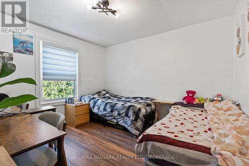 50 Merigold Street, St. Catharines (Western Hill), ON - Indoor Photo Showing Bedroom