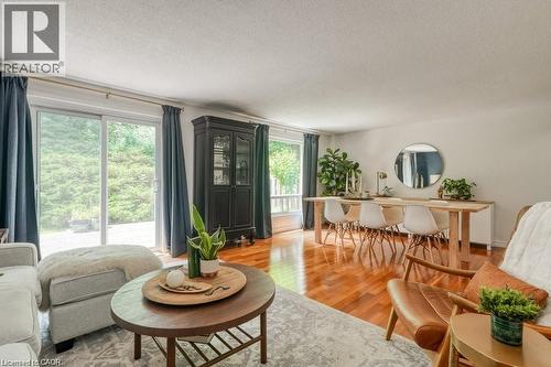 220 Salisbury Avenue Unit# 29, Cambridge, ON - Indoor Photo Showing Living Room