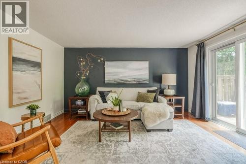 220 Salisbury Avenue Unit# 29, Cambridge, ON - Indoor Photo Showing Living Room