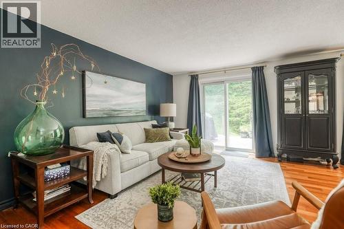 220 Salisbury Avenue Unit# 29, Cambridge, ON - Indoor Photo Showing Living Room