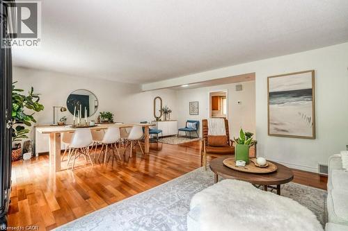 220 Salisbury Avenue Unit# 29, Cambridge, ON - Indoor Photo Showing Living Room