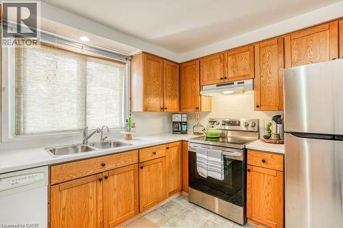 220 Salisbury Avenue Unit# 29, Cambridge, ON - Indoor Photo Showing Kitchen With Double Sink