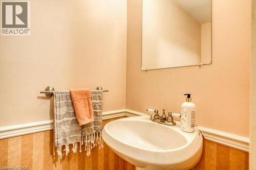 220 Salisbury Avenue Unit# 29, Cambridge, ON - Indoor Photo Showing Bathroom