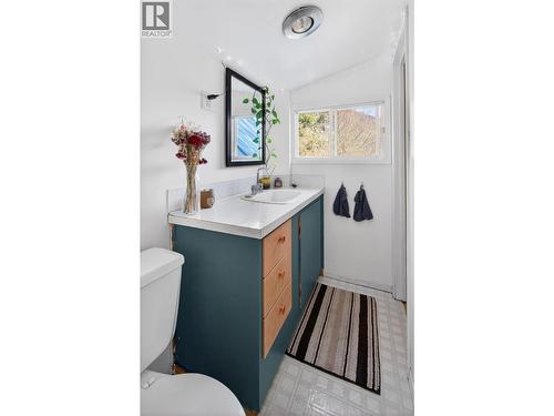 117 High Street, Nelson, BC - Indoor Photo Showing Bathroom