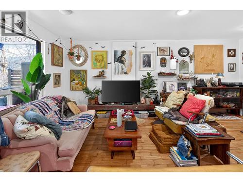 117 High Street, Nelson, BC - Indoor Photo Showing Living Room