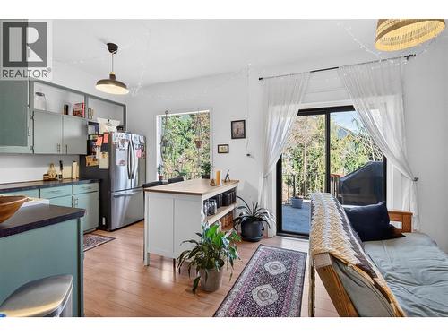 117 High Street, Nelson, BC - Indoor Photo Showing Kitchen