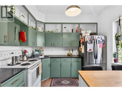 117 High Street, Nelson, BC - Indoor Photo Showing Kitchen