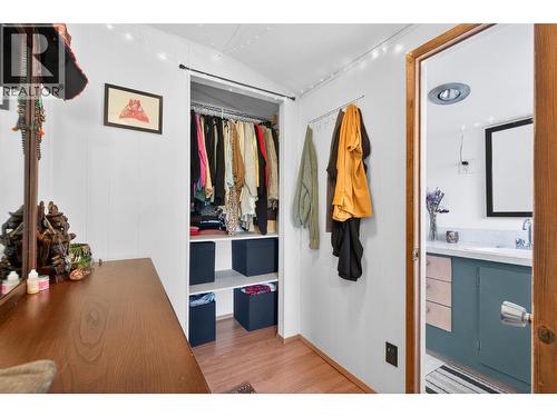 117 High Street, Nelson, BC - Indoor