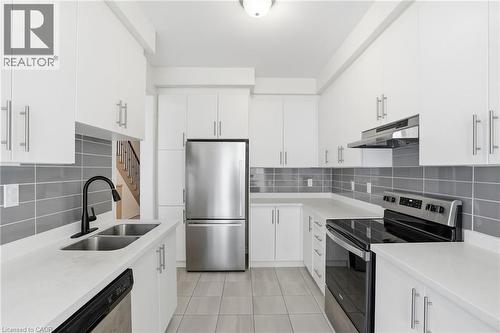 48 Harmony Way, Thorold, ON - Indoor Photo Showing Kitchen With Double Sink With Upgraded Kitchen