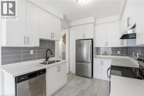 48 Harmony Way, Thorold, ON - Indoor Photo Showing Kitchen With Double Sink