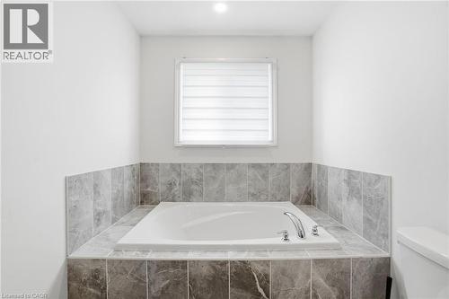 48 Harmony Way, Thorold, ON - Indoor Photo Showing Bathroom
