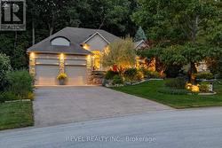 15 MANSFIELD DRIVE Pelham, ON L0S 1C0